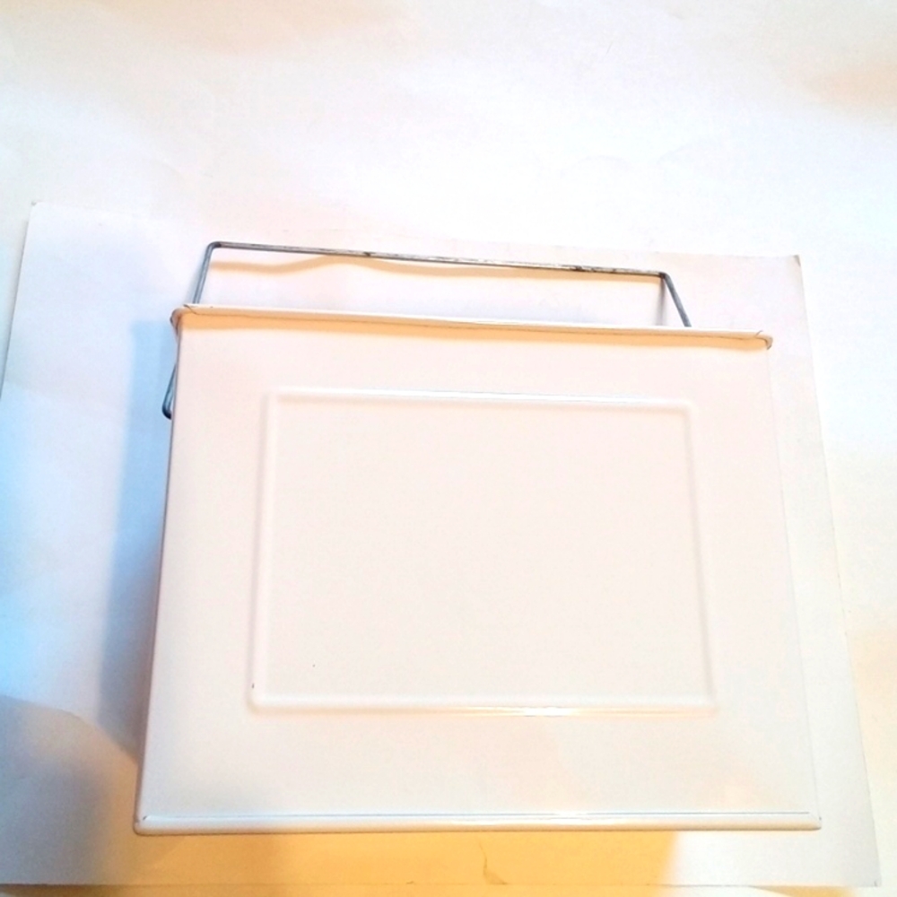 White Lightweight Divided Metal Caddy